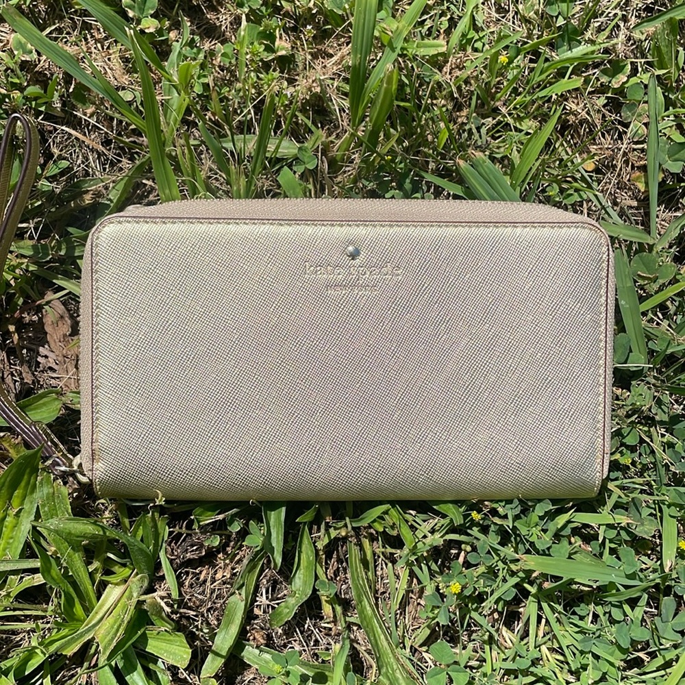 Kate Spade Storybook Wallet 🆕
